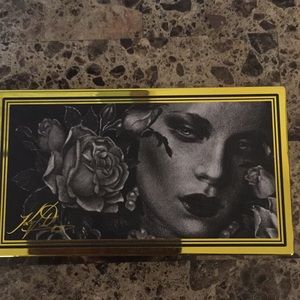 Kat Von D 10 year anniversary eye palette Celebrat